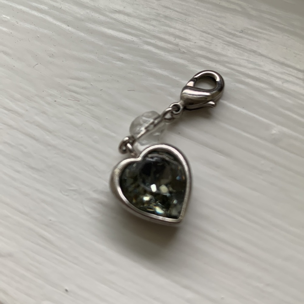 Sabika heart shaped black diamond color stone clip on pendant - Picture 2 of 2